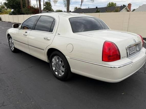 LINCOLN TOWN CAR 2003 1LNHM83W83Y706558 image LINCOLN TOWN CAR 2003 1LNHM83W83Y706558 image